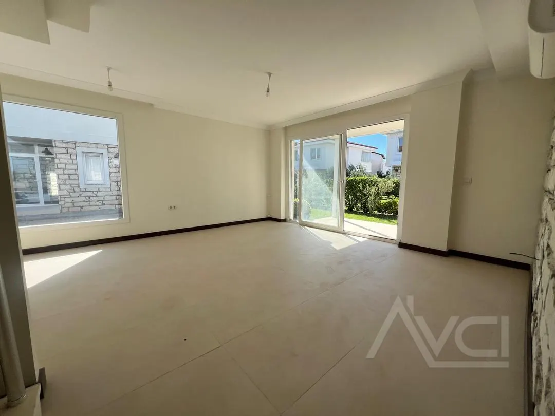 AVCI’DAN DENİZE 250 MT MÜSTAKİL GÜVENLİKLİ HAVUZLU VİLLA