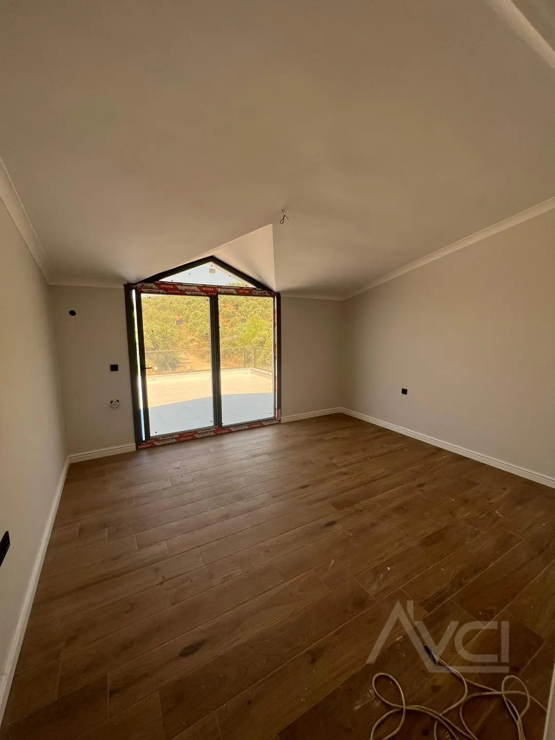 AVCI’DAN 660M2 ARSALI MÜSTAKİL HAVUZLU DENİZ MANZ VİLLA