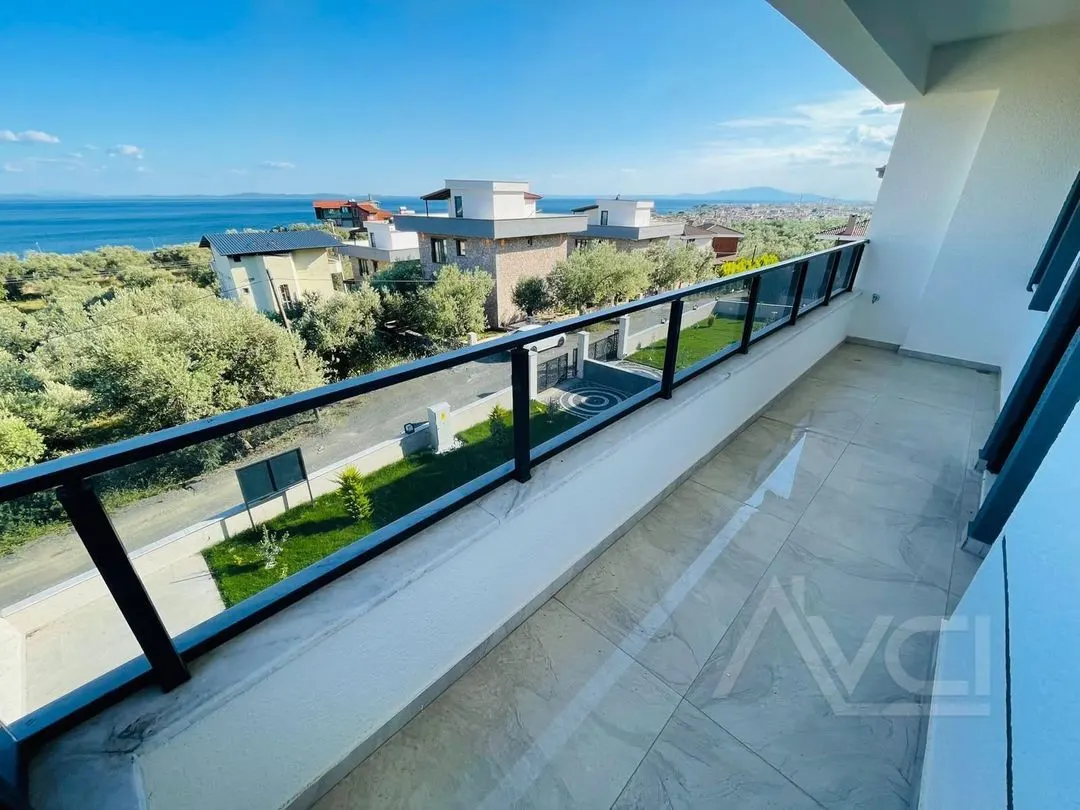 AVCI’DAN 400 M2 ARSA TAM MÜSTAKİL DENİZ MANZARALI VİLLA