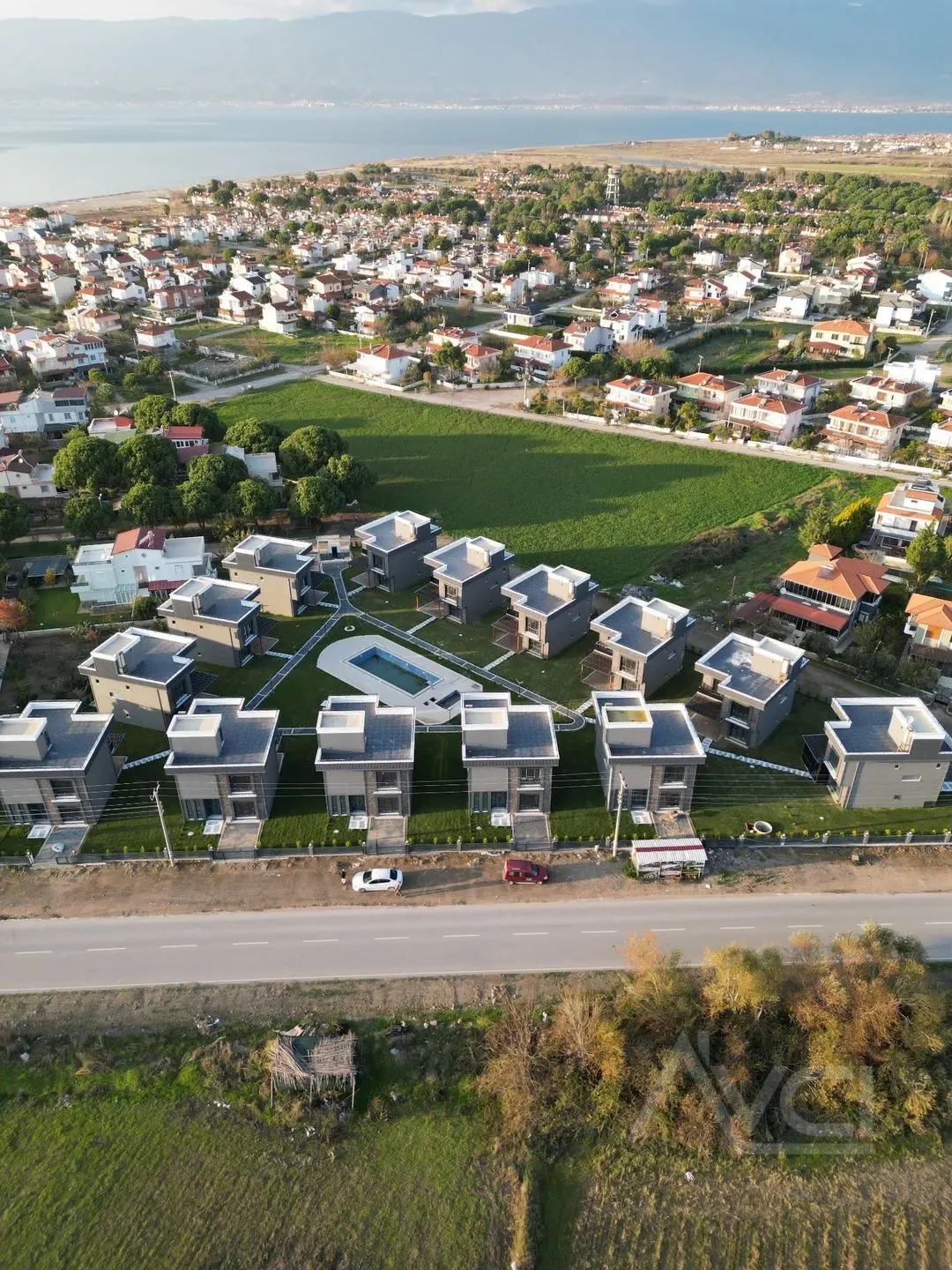 AVCI’DAN BURHANİYE ÖRENDE 3+1 VİLLA
