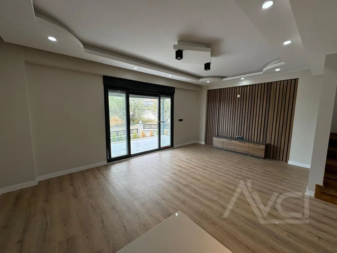 AVCI’DAN 300M2 ARSA İÇİNDE GİRİŞTE ODALI BAĞIMSIZ MÜSTAKİL VİLLA