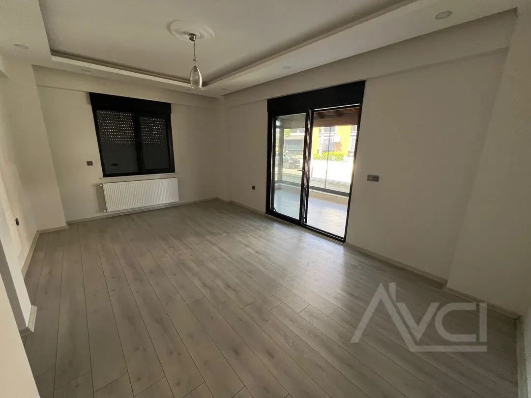 AVCI GAYRİMENKUL’DEN DENİZE 300 METRE 3+1 HAVUZLU SİTE  MUTFAK AYRI