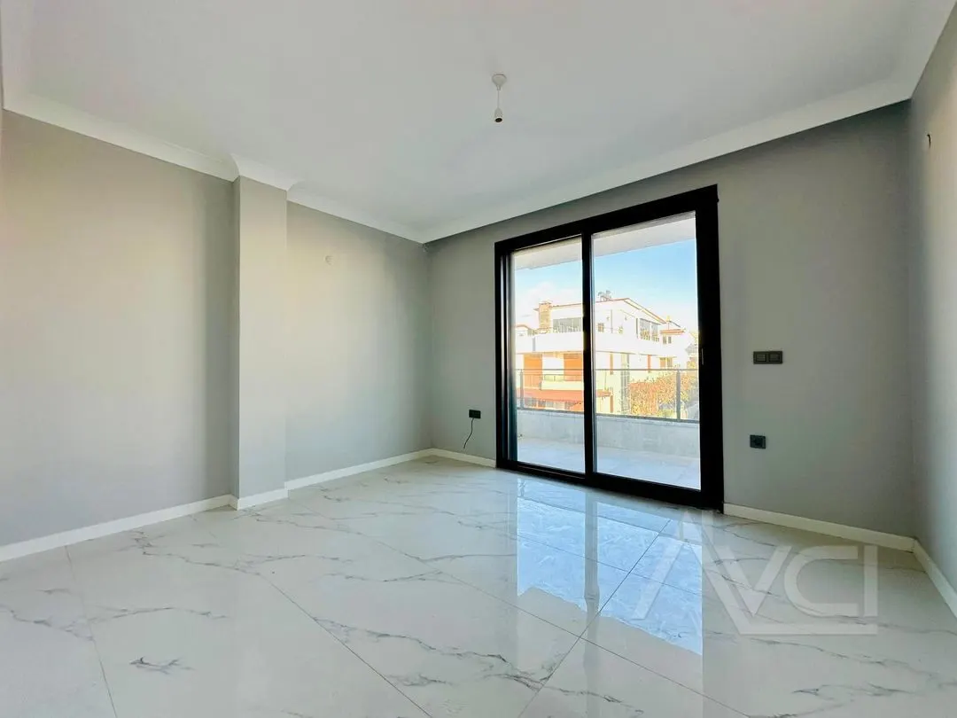 AVCI’DAN DENİZE 300 MT SIFIR TERASLI FUL ISLAK ZEMİNLİ VİLLA