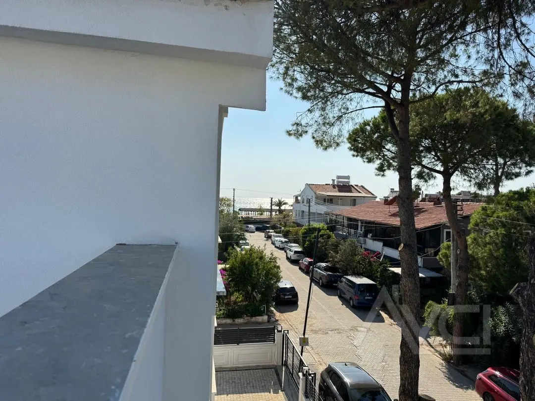 AVCI’DAN İKİZÇAY’DA DENİZE 40MT 4+1 SIFIR VİLLA