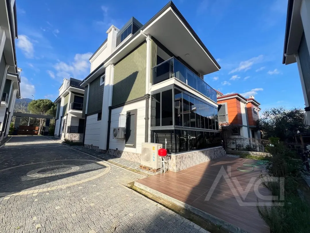 AVCI'DAN TEK YETKİ OTELLER BÖLGESİ 4+1 TAM MÜSTAKİL VİLLA