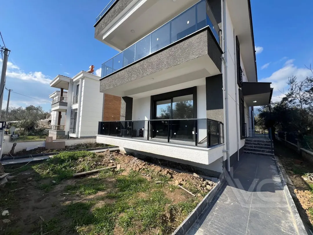 AVCI’DAN DENİZE 300 MT YOL ALTINDA 4+1 LÜKS VİLLA