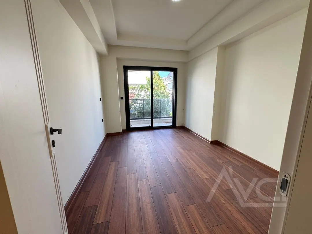 AVCI’DAN İKİZÇAY’DA DENİZE 40MT 4+1 SIFIR VİLLA