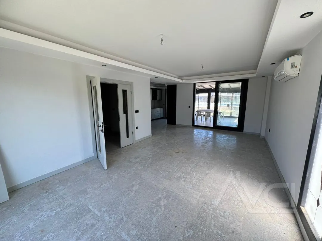 AVCI’DAN TEK YETKİ GÜRE DE DENİZE SIFIR SİTE HAVUZLU 3+1 VİLLA
