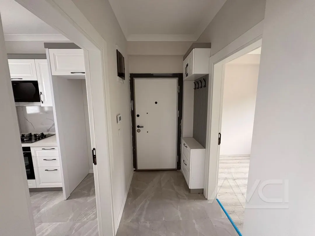 AVCI’DAN KÜCÜKKUYUDA YOLA YAKIN SİTE İÇİ ÜST KAT 2+1 DAİRE