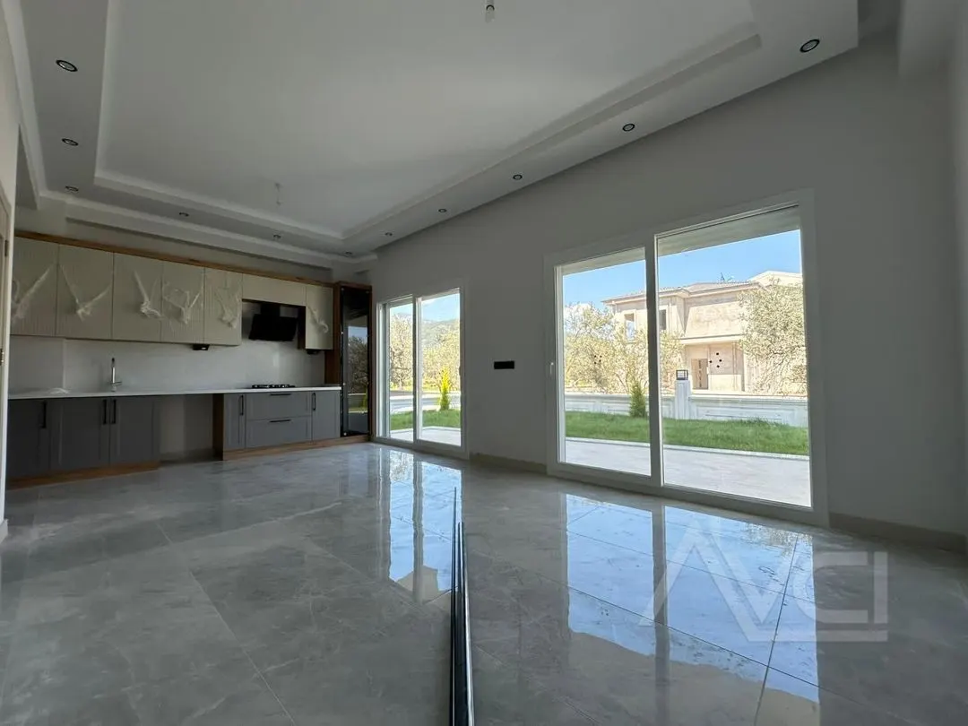AVCI’DAN GÜRE’DE 4+1 TERASLI BAHÇELİ VİLLA