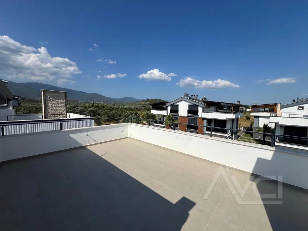 AVCI GAYRİMENKUL’DEN DENİZE 300 METRE 3+1 HAVUZLU SİTE  MUTFAK AYRI