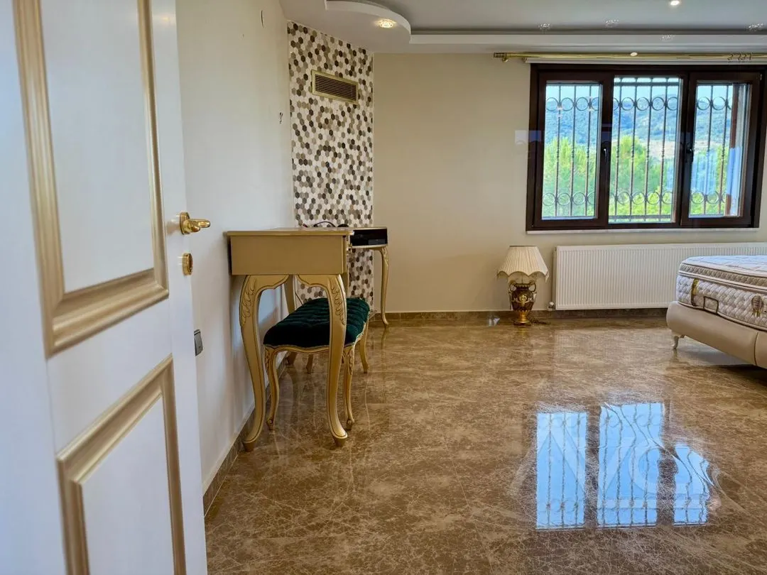 AVCI’DAN 1,500 M2 ARSA İÇİNDE 2 MÜŞTEMİLATLI HAVUZLU MALİKANE