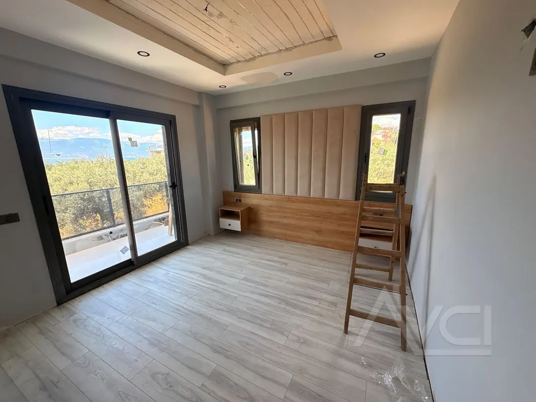 AVCI’DAN 3+1 DENİZ MANZARALI GİRİŞTE ODALI 350M2 İÇESİNDE PELİTKÖY’DE TEK MÜSTAKİL