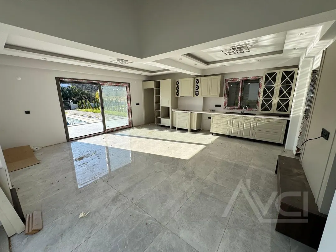 AVCI’DAN GÜRE-AKÇAY ARASI 600M2 ARSA MÜSTAKİL HAVUZLU LÜKS VİLLA