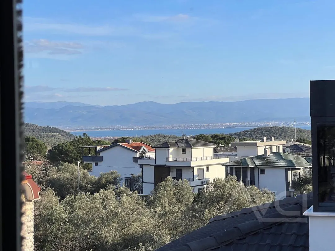 AVCI'DAN NARLI'DA DENİZE 150MT 3+1 SIFIR 'KÖŞE' DUBLEKS HAVUZLU