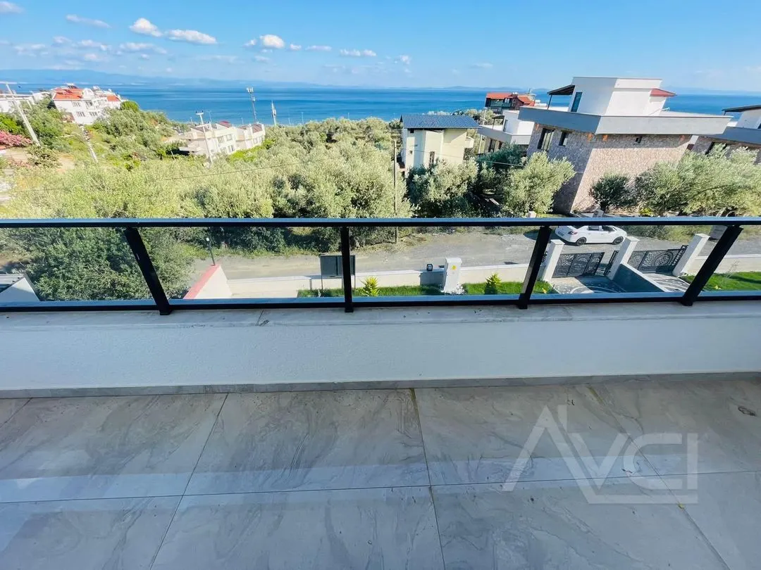 AVCI’DAN 400 M2 ARSA TAM MÜSTAKİL DENİZ MANZARALI VİLLA