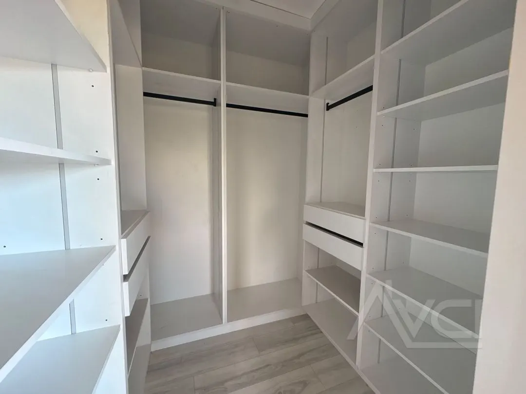 AVCI’DAN 3+1 DENİZ MANZARALI GİRİŞTE ODALI 350M2 İÇESİNDE PELİTKÖY’DE TEK MÜSTAKİL