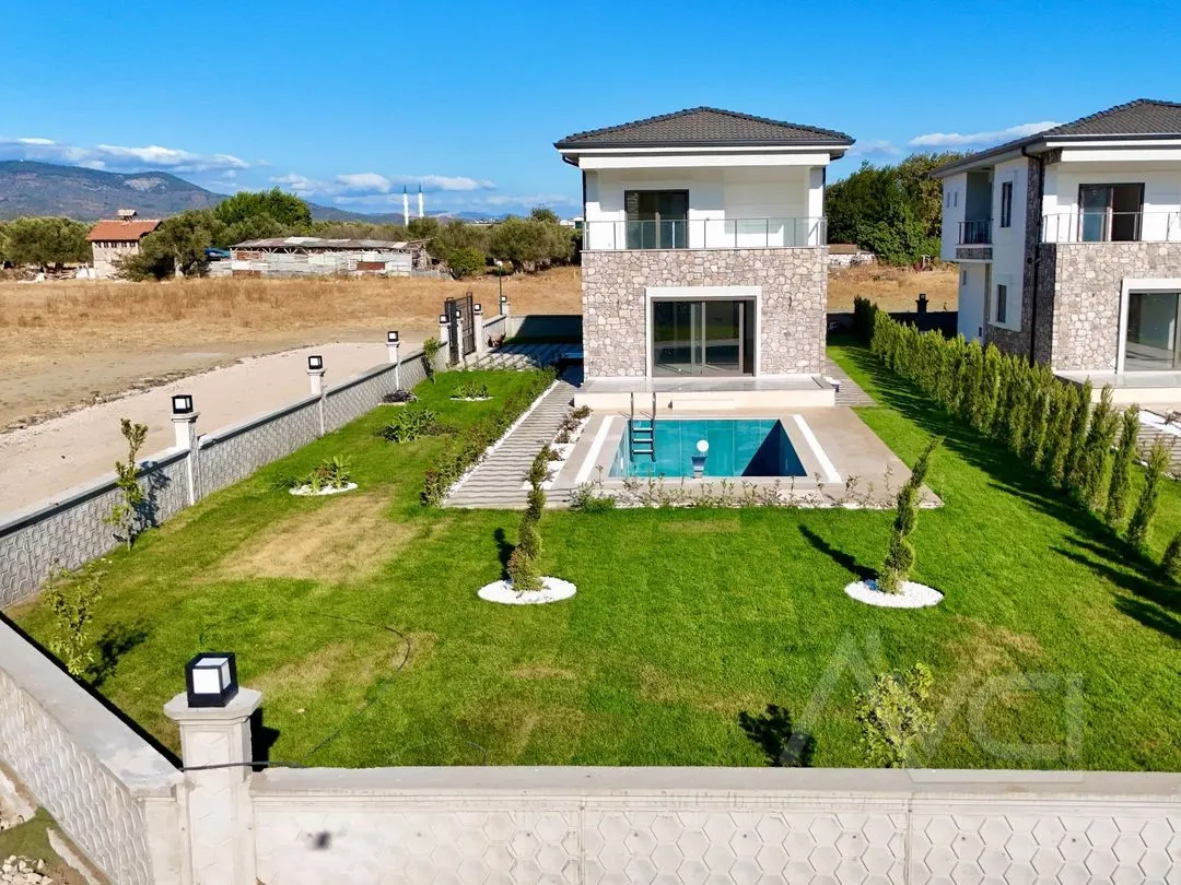 AVCI’DAN GÜRE-AKÇAY ARASI 600M2 ARSA MÜSTAKİL HAVUZLU LÜKS VİLLA