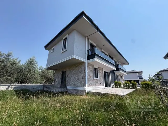 AVCI ‘DAN KÜÇÜKKUYUDA 3+1 YOLA YAKIN VİLLA