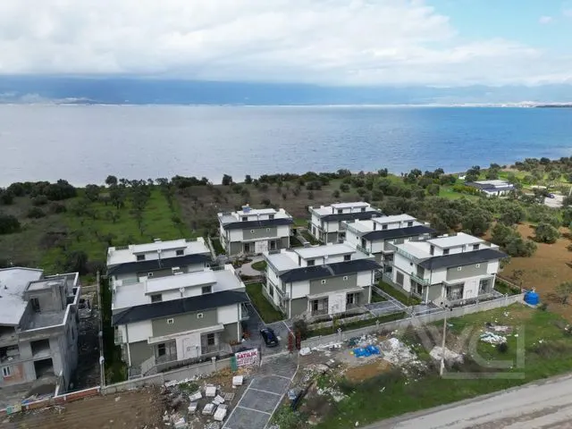 AVCI’DAN DENİZE 40 ADIM SİTE İÇİ VİLLA