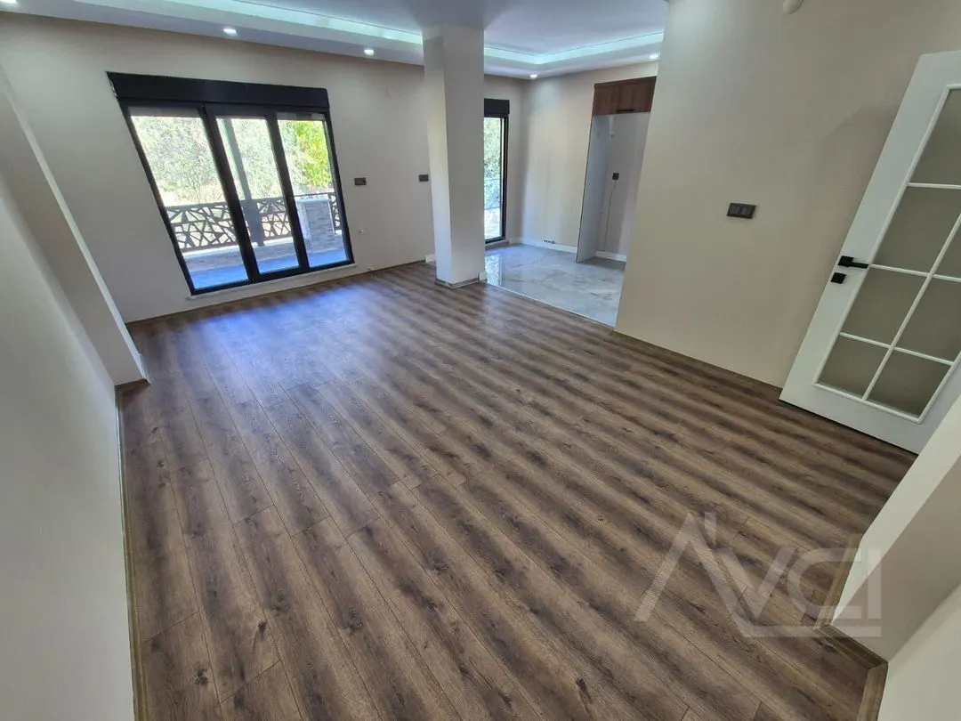AVCI’DAN AKÇAY GÜRE ARASI DENİZE 750 MT LÜKS SIFIR 4+1 VİLLA