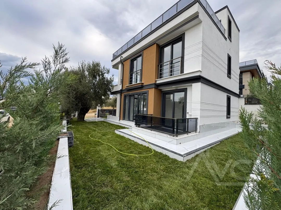 AVCI’DAN DENİZE 100MT DENİZ MANZARALI TAM MÜSTAKİL VİLLA