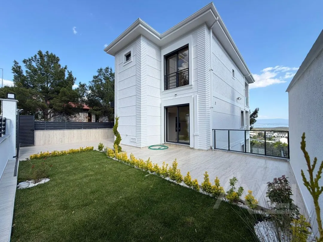 AVCI’DAN FUL DENİZ MANZARALI TAM MÜSTAKİL KAR BEYAZI SATIŞTA
