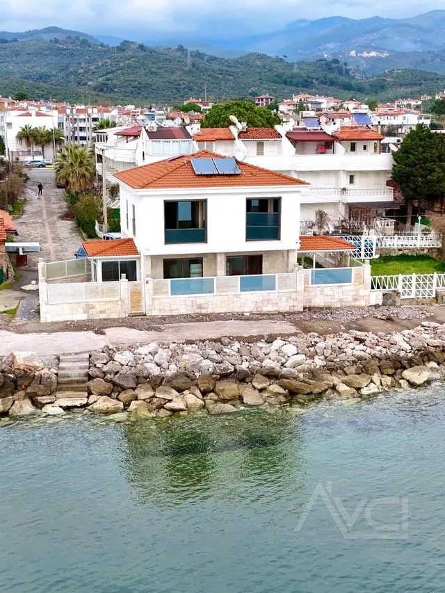 AVCI’DAN DENİZE SIFIR ALTINOLUK NARLI’DA TAM MÜSTAKİL VİLLA