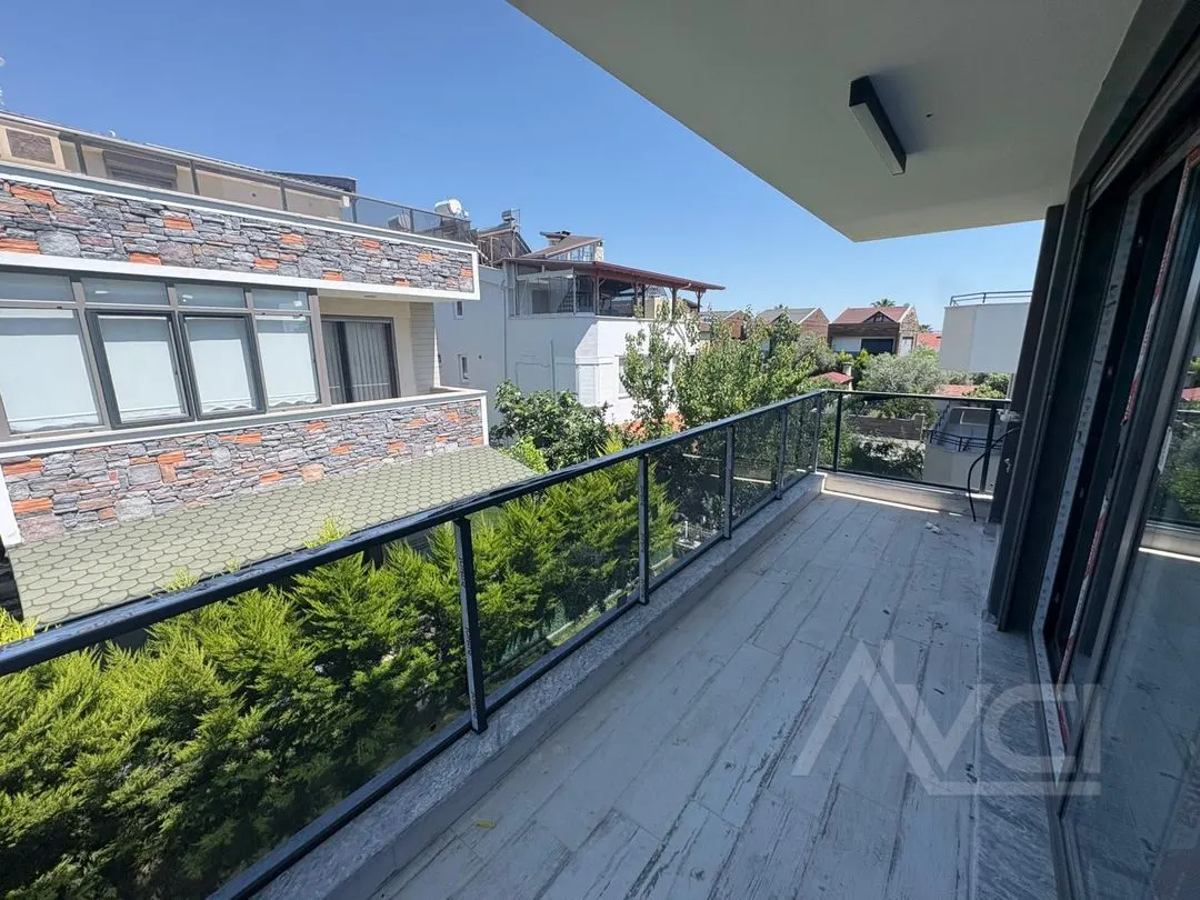 AVCI’DAN NARLI ALTINDA DENİZE 150MT 3+1 SIFIR VİLLA