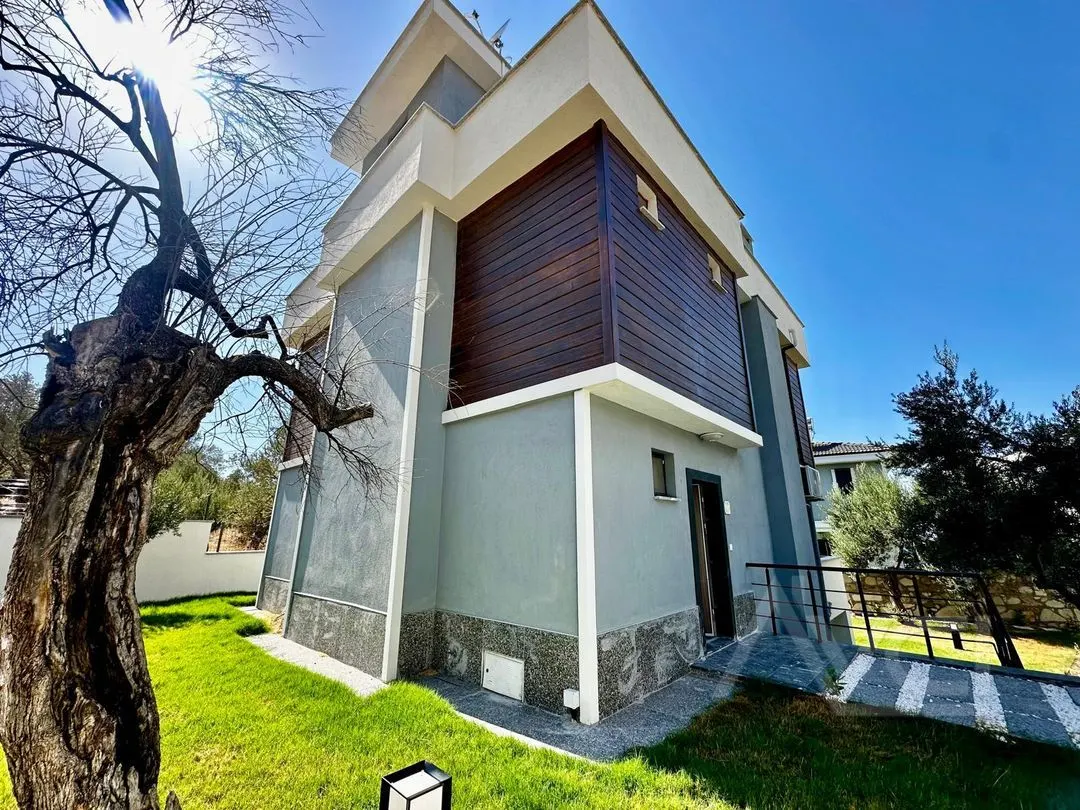 AVCI’DAN 400 MT2 ARSA 300MT2 NET DENİZ MANZARALI MÜSTAKİL 5+2 VİLLA