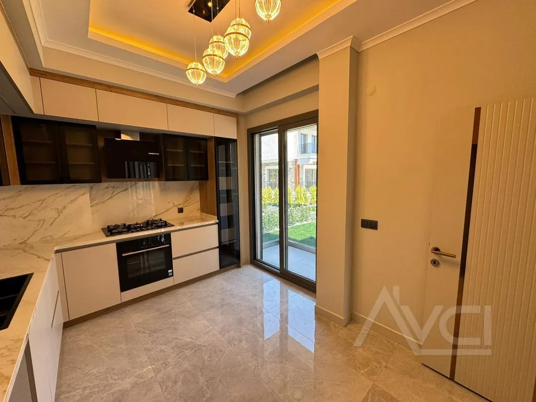 AVCI’DAN YOLUN ALTINDA MÜSTAKİL HAVUZLU 4+1 VİLLA