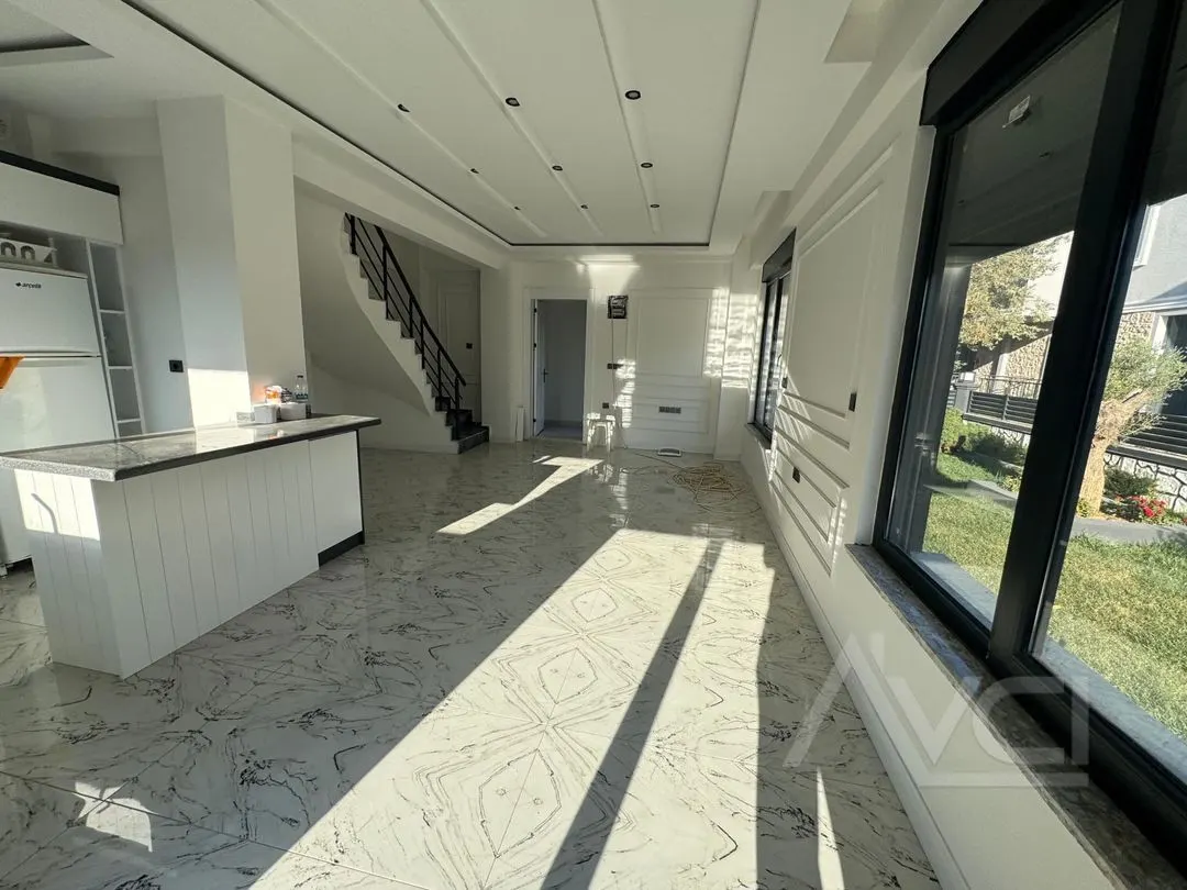 AVCI’DAN MIHLI’DA DENİZE 250MT MÜSTAKİL VİLLA