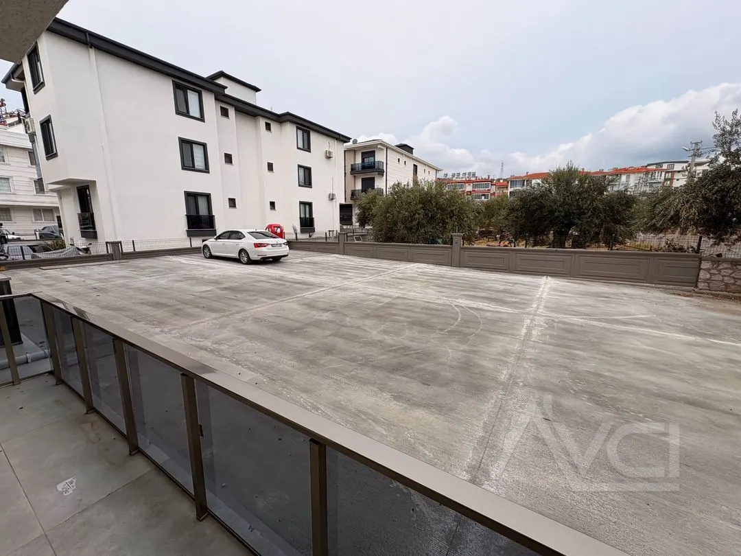 AVCI’DAN KÜÇÜKKUYUDA AYRI MUTFAK 2+1 DAİRE
