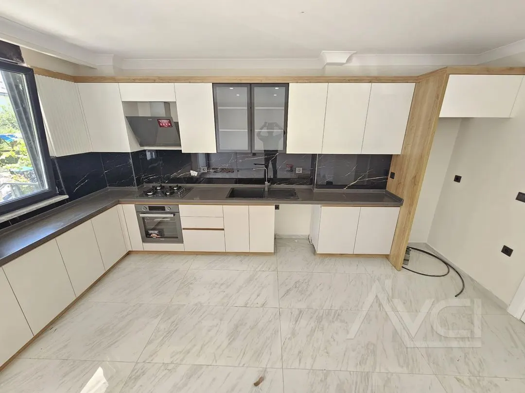 AVCI’DAN FENER HAVACILAR ARASI DENİZE 50 MT 4+1 SIFIR VİLLA