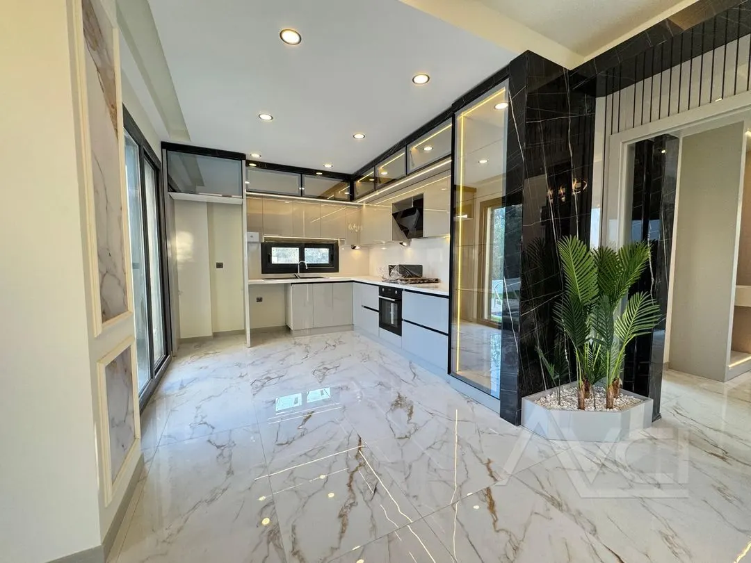 AVCI’DAN 500M2 ARSA İÇERİSİNDE MÜSTAKİL HAVUZLU DENİZ MANZARALI VİLLA