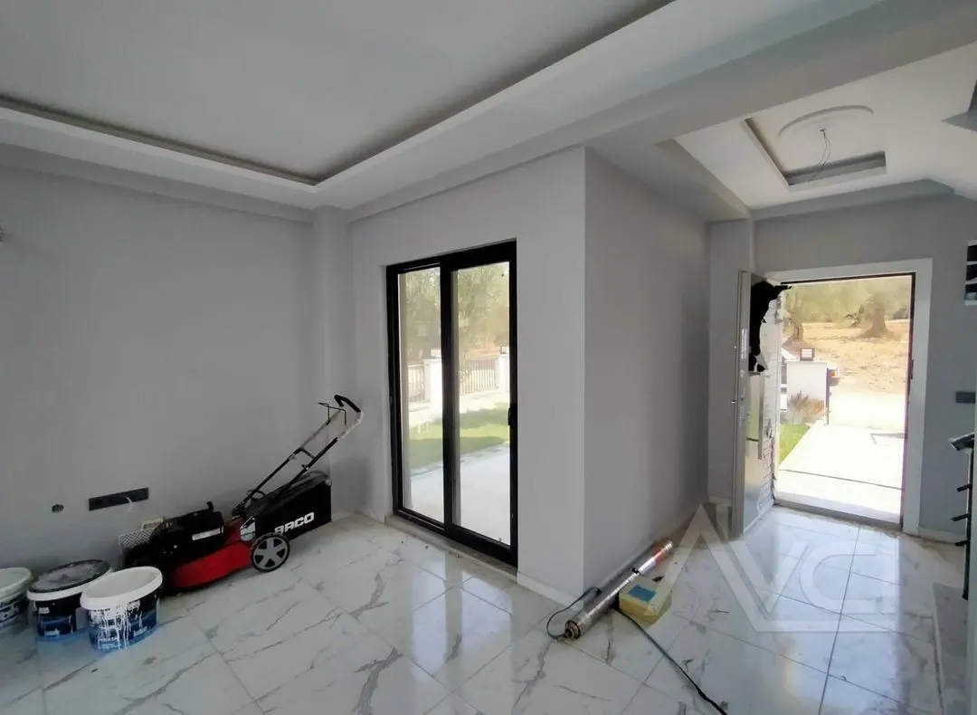 AVCI’DAN TAM MÜSTAKİL DENİZ MANZARALI 275M2 ARSALI VİLLA