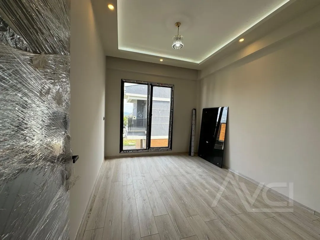 AVCI'DAN OTELLER BÖLGESİNDE GİRİŞTE ODALI MÜSTAKİL HAVUZLU VİLLA