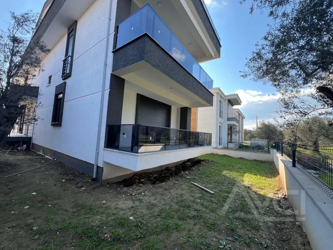 AVCI’DAN DENİZE 300 MT YOL ALTINDA 4+1 LÜKS VİLLA