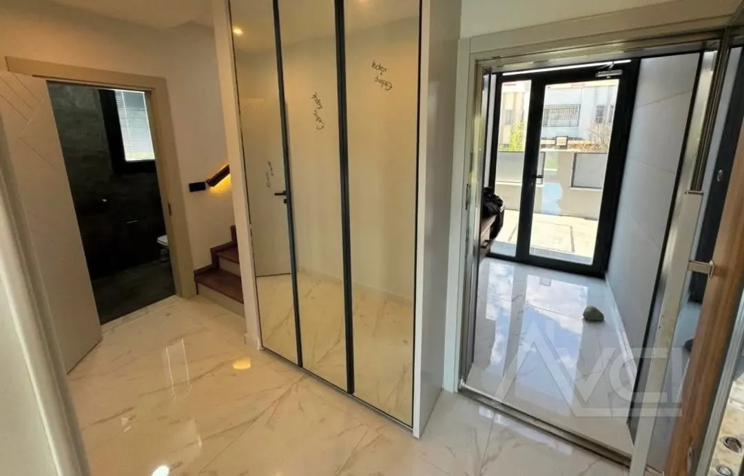 AVCI’DAN DENİZE 150 MT TAM MÜSTAKİL HAVUZLU EMSALSİZ VİLLA