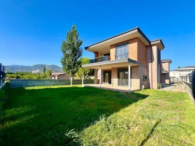 AVCI’DAN 350M2 ARSA İÇİNDE TAM MÜSTAKİL MERKEZİ KONUM VİLLA