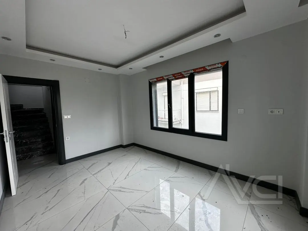AVCI’DAN ÖREN PLAJA 500MT AYRI MUTFAK 5+1 VİLLA