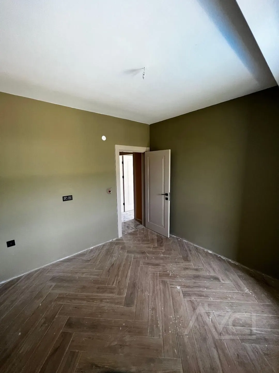 OTELLER CİVARINDA 320M2 ARSALI 4+1 MÜSTAKİL HAVUZLU VİLLA