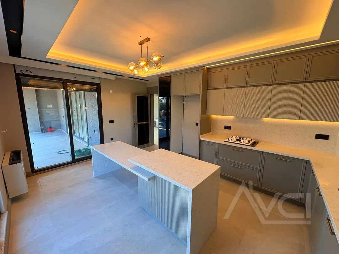 AVCI’DAN AVCILAR’DA 600M2 4+1 MÜSTAKİL HAVUZLU LÜKS VİLLA