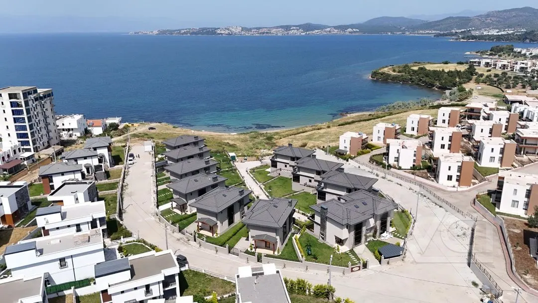 AVCI’DAN 6+1 DENİZE SIFIR ÖZEL PLAJLI MÜSTAKİL VİLLA