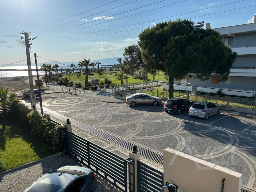 AVCI’DAN 4+1 DENİZE SIFIR KUSURSUZ TRİPLEKS