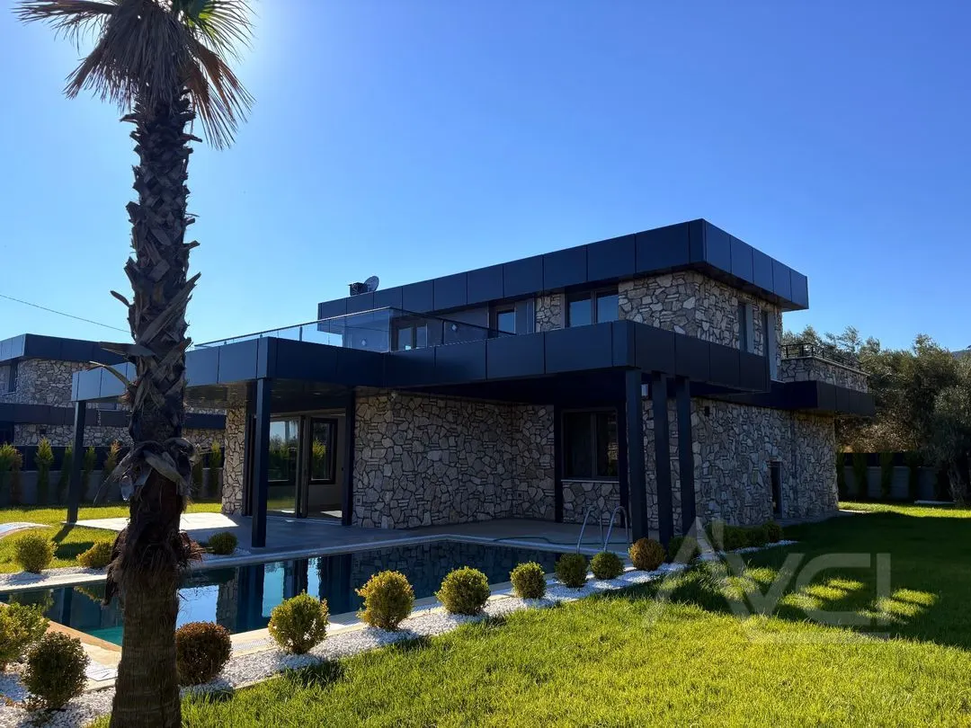 AVCI’DAN 650M2 İÇERİSİNDE MÜSTAKİL HAVUZLU ULTRA LÜKS 4+1 VİLLA