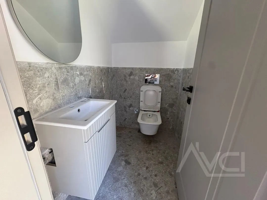 AVCI’DAN NARLI ALTINDA DENİZE 150MT 3+1 SIFIR VİLLA