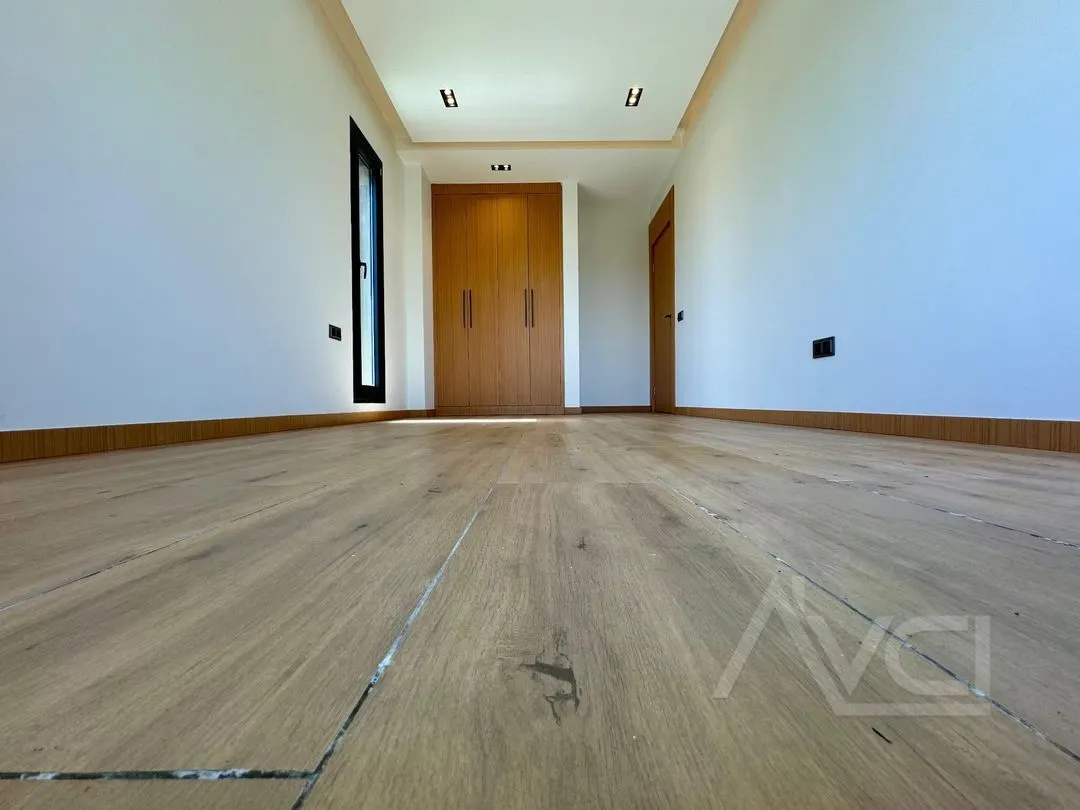 AVCI’DAN 440M2 ARSA GÜRE YOLUNDA TAM MÜSTAKİL HAVUZLU VİLLA