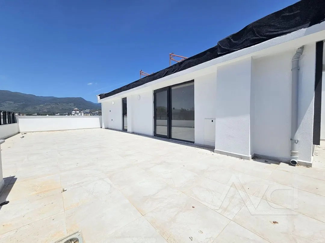 AVCI’DAN FENER HAVACILAR ARASI DENİZE 50 MT 4+1 SIFIR VİLLA