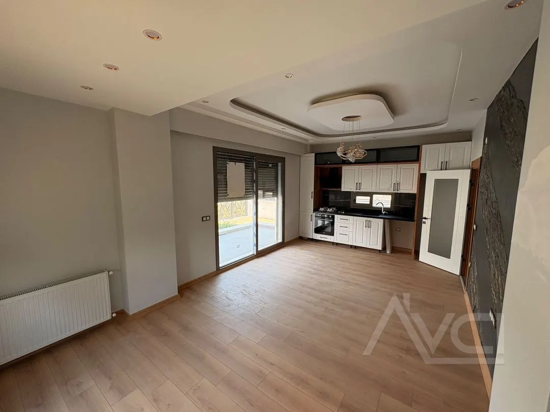 AVCI’DAN GİRİŞTE ODALI 4+1 TERASLI VİLLA